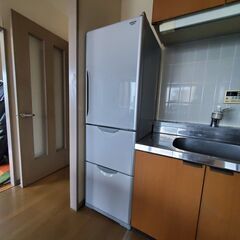 【取引中】日立冷凍冷蔵庫 R-S300DMV 横幅が少し狭いタイ...