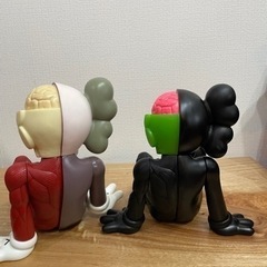 黒】MEDICOM TOY (メディコムトイ) ×KAWS COMPANION Resting