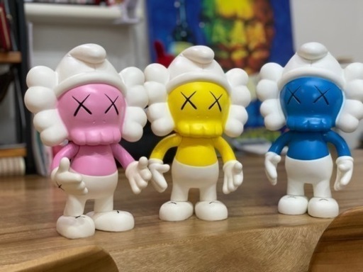 kaws スマーフフィギュア