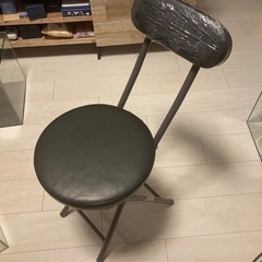 ニトリ　折り畳み椅子