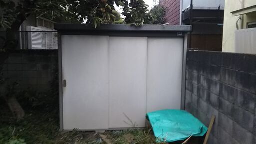 大型物置小屋