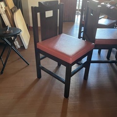 椅子　一つ800円