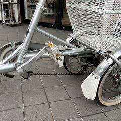 11/26 値下げ👨‍🦳久しぶりの入荷👨‍🦳BRIDGESTONE 18インチ大人用三輪車 ブリジストン👨‍🦳 ワゴン 自転車 シルバー👨‍🦳744