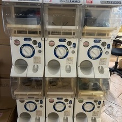 BANDAI ガチャガチャ本体2段　3体