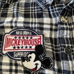 ディズニー　ミッキーボタンが可愛　チェックシャツ