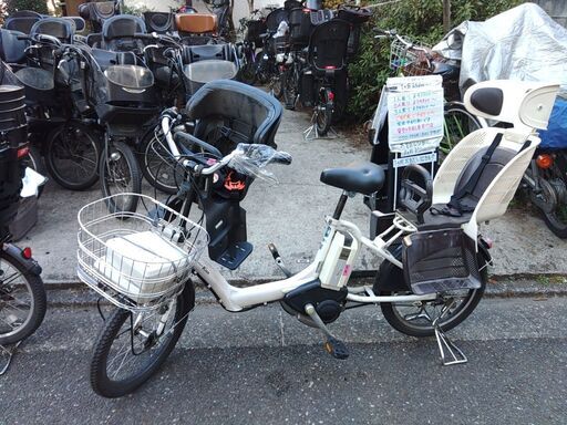 118２０インチ、子供乗せ、２人乗り、３人乗り、前かご、後チャイルドシート、  後ろチャイルドシートをかごに変更して、１人乗りにも可能です。  オプション、無料、エクストラ・前チャイルドシート。美品中古品・先着１個のみ無料。  バッテリーは新品の９０％以上の性能です。１回の充電で３０Ｋｍ以上走行可能です。  ８．７アンペア、新品バッテリーに、プラス１５０００円で、バージョンアップも可能。  １２．３アンペア、新品バッテリーに、プラス２５０００円で、バージョンアップも可能。