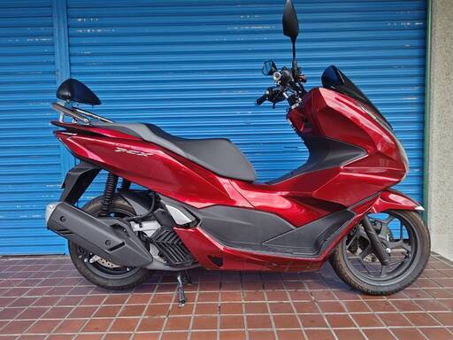 PCX125　　 1年落ち、1オーナー、走行距離少なめ！