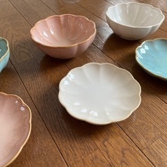 【決定しました】お花形取り皿6セット（白、ピンク、ブルー）