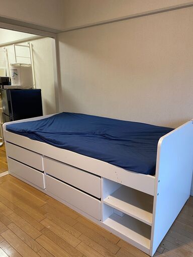 ほぼ未使用　収納たくさん！　マットレス付　IKEA　シングルベッド