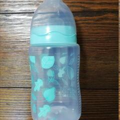 哺乳瓶　プラスティック　未使用