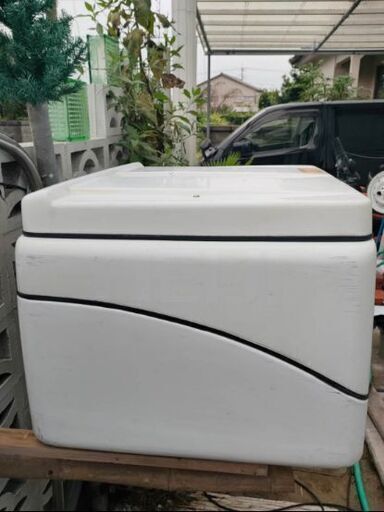 ちょー大型　リヤBOX　横80cm、奥行61cm、高さ46cm　バイクだけではなく、コンテナにも ちょー大型 リヤBOX 横80cm、奥行61cm、高さ46cm バイクだけではなく、