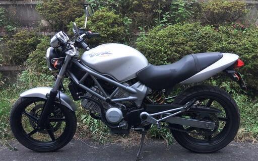 VTR250　タコメ付キャブ後期型　(1992) VTR250 タコメ付キャブ後期型 (1992) VTR250も買いました。このバイク
