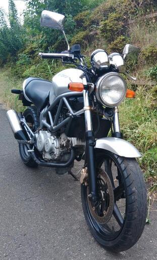 VTR250 タコメ付キャブ後期型 (1992) VTR250とはどんなバイク？特徴や