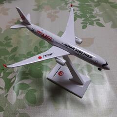 【ネット決済・配送可】JAL飛行機模型&シールブック