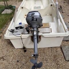 ホープ製イケス付き2分割ボート(免許不要)、ホンダ2馬力船外機付き