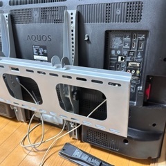 🟢中型〜大型テレビ80 SHARP AQUOS 2011年製 LED液晶40インチ【DVD・Blu-ray再生機能、壁掛け用ステー付】大阪府内 配達設置無料 保管場所での引き取りは値引きします   