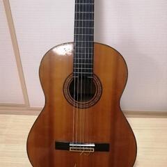 YAMAHA C-180クラシックギター及び豪華なヤマハハードギターケース付き