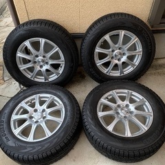 冬タイヤ　215/70R16 