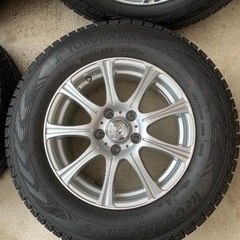 冬タイヤ　215/70R16 