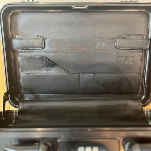 レガストック川崎本店】 ☆未使用品☆HEBE 本革 アタッシュケース