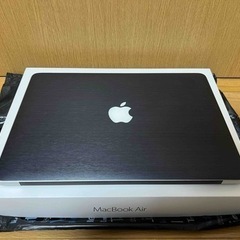 【ネット決済・配送可】【美品・外箱付属品完備】MacBook A...