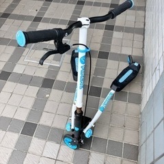 Yフリッカー　ブルー　スクーター　キックボード　玩具