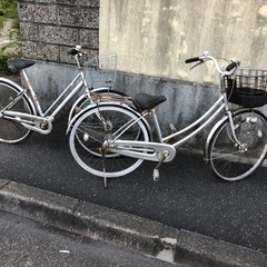 引き取り限定、自転車2台お譲り致します。防犯登録は、8年以上経過...