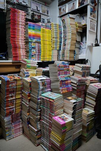 漫画本合計 約1145冊（内、小説約60冊）関目まで取りに来られる方のみの受付です。120号の箱7.5個です。本は比較的綺麗です。（じぶんの主観）ノークレイム・ノーリターンでお願いします,