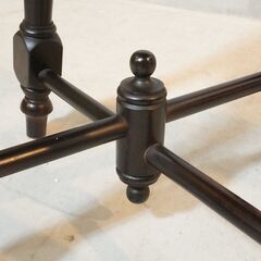 松本民芸家具のクラシックなダイニングチェア”南京小椅子”2脚セットです。ミズメザクラ無垢材を使用したクラシカルなデザインは上品で洗練された印象に♪小ぶりなフォルムはサイドチェアとしてもオススメです！！DJ115