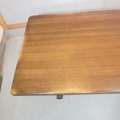 飛騨の家具メーカーKASHIWA(柏木工)のWILDERNESS(ウィルダネス)ダイニングテーブル/180cm 。和モダンなデザインはインパクトがあり、オーク材の力強い木目が印象的なロータイプの食卓♪DJ124