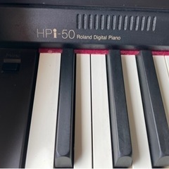美品です！Roland 電子ピアノ HPi-50 10.1インチの高精細なカラーLCD