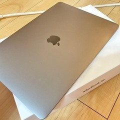 美品 充電回数7回MacBookAir 13.3インチ 256G...