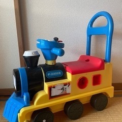 汽車の乗れるおもちゃ
