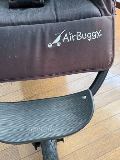3輪の丈夫で押しやすいベビーカーです。(中古)