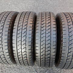 ハイエース（100系）スタッドレスセット 215/70R15 溝あり