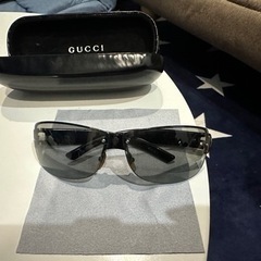 GUCCIメガネとケース付き美品です男女兼用最終値下げ明後日まで