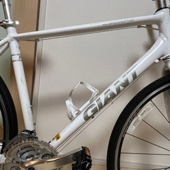 美品】【取引希望】ジャイアントGIANT クロスバイク ESCAPE R3 Mサイズ 