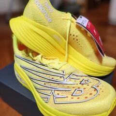 新品　ランニングシューズ　New Balance  FuelCell Supercomp Elite V3 