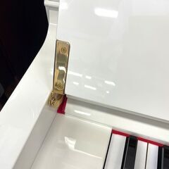 【決算セールで更にお値打ちに！】リフレッシュ済み中古ピアノ　憧れの白　ヤマハU1（全塗装）