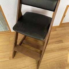 座面高調整可能　椅子(ニトリ)