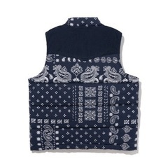 ダウンベスト、ペイズリー柄