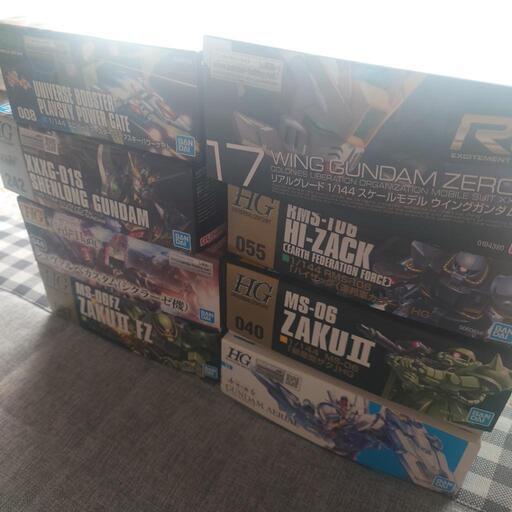 ガンプラ安く譲ります。