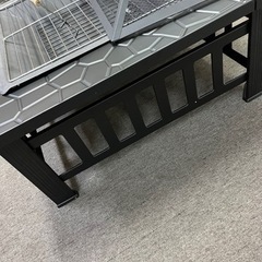 新品、未使用　ファイヤーピット 焚き火台 バーベキューコンロ BBQ 焼肉 ファイヤーピット バーベキュー テーブル bbqグリル バーベキューグリル 炊き火台 キャンプ コンロ キャプテンスタッグ 焚き火台 囲炉裏 焚火台 黑の板 BBQ 1台多役 大人数 耐熱性 自宅 庭 家庭用 【焚き火台】