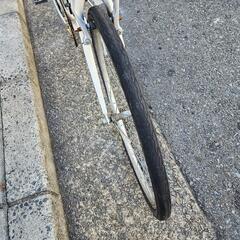 💋💋　ＷＥＥＤＢＩＫＥ　クロスバイク　フレーム　アルミ　２６インチ　７変速　白　配達可能