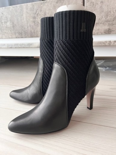 【新品】LANVIN COLLECTIONの黒のショートブーツ
