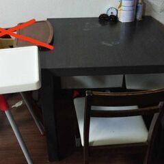 <まとめて家具>テーブルと椅子セット　ベビーチェア　タンス
