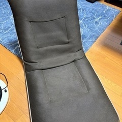 焦茶色の座椅子
