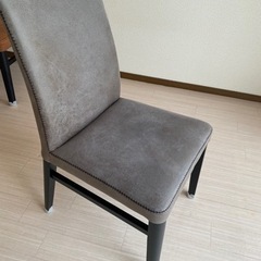 椅子2脚で4千円