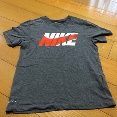 NIKE160センチ男の子ジュニアTシャツ、中学生高校生