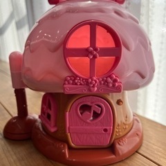 ピンクのお家　ドールハウス　おもちゃ